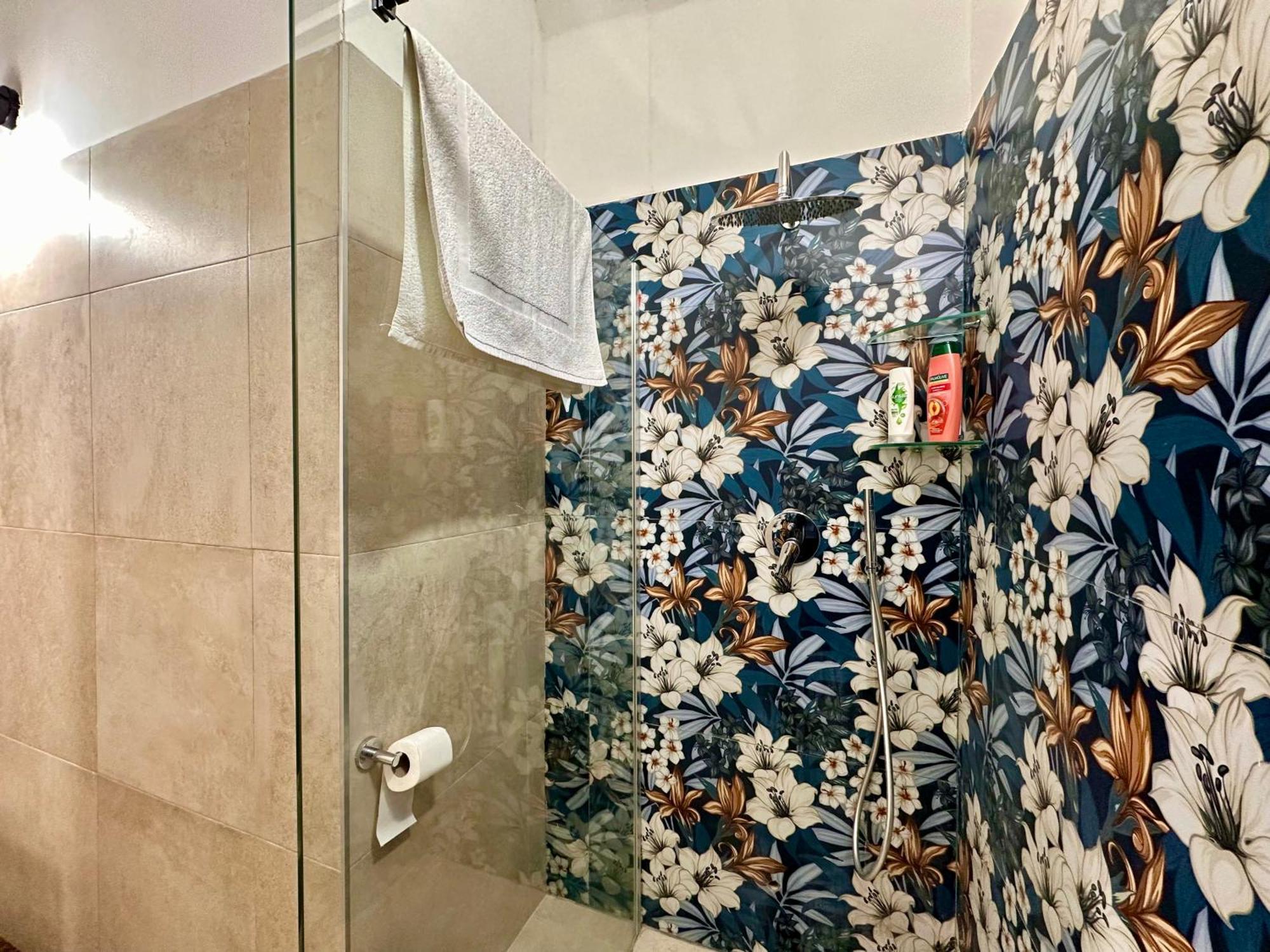 Double Room,1626476841:JPEG